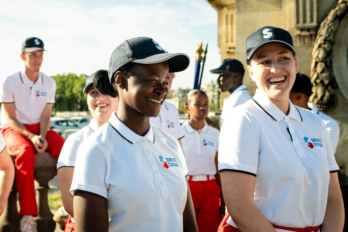 Des volontaires en Service Civique à la répétition générale du défilé du 14 juillet 2026